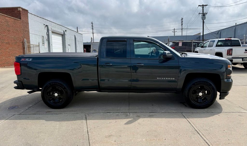 Photo 5 of 2017 Chevrolet Silverado 1500 LT