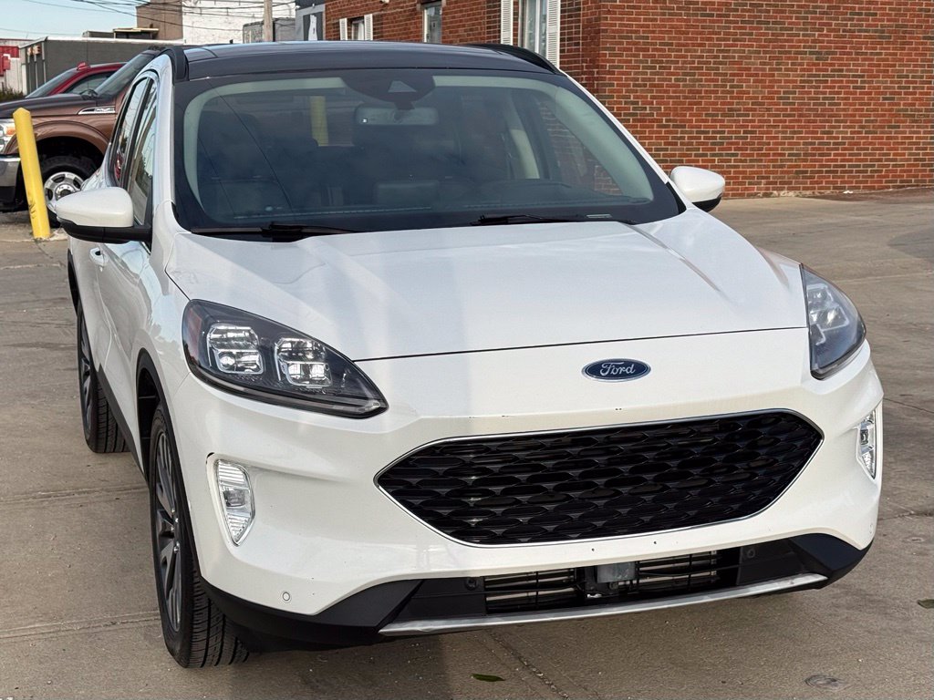 Photo 3 of 2020 Ford Escape Titanium