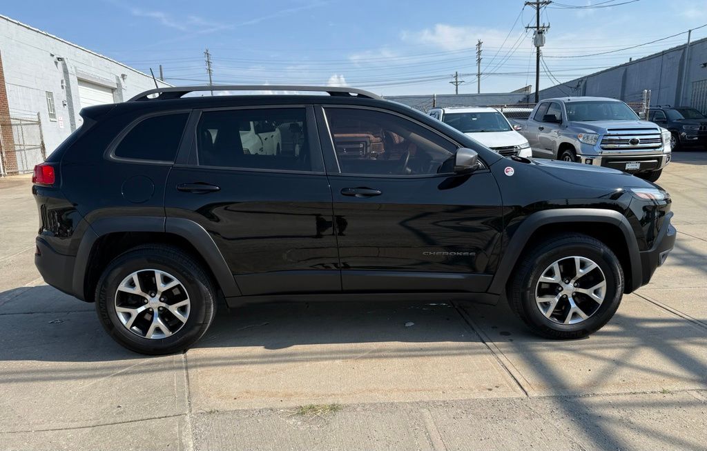 Photo 5 of 2018 Jeep Cherokee Trailhawk
