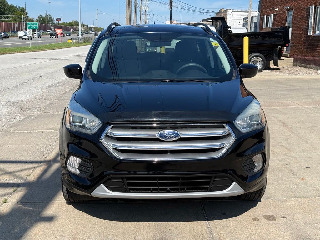 Photo 2 of 2017 Ford Escape SE