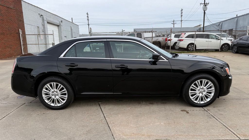 Photo 5 of 2014 Chrysler 300 Base