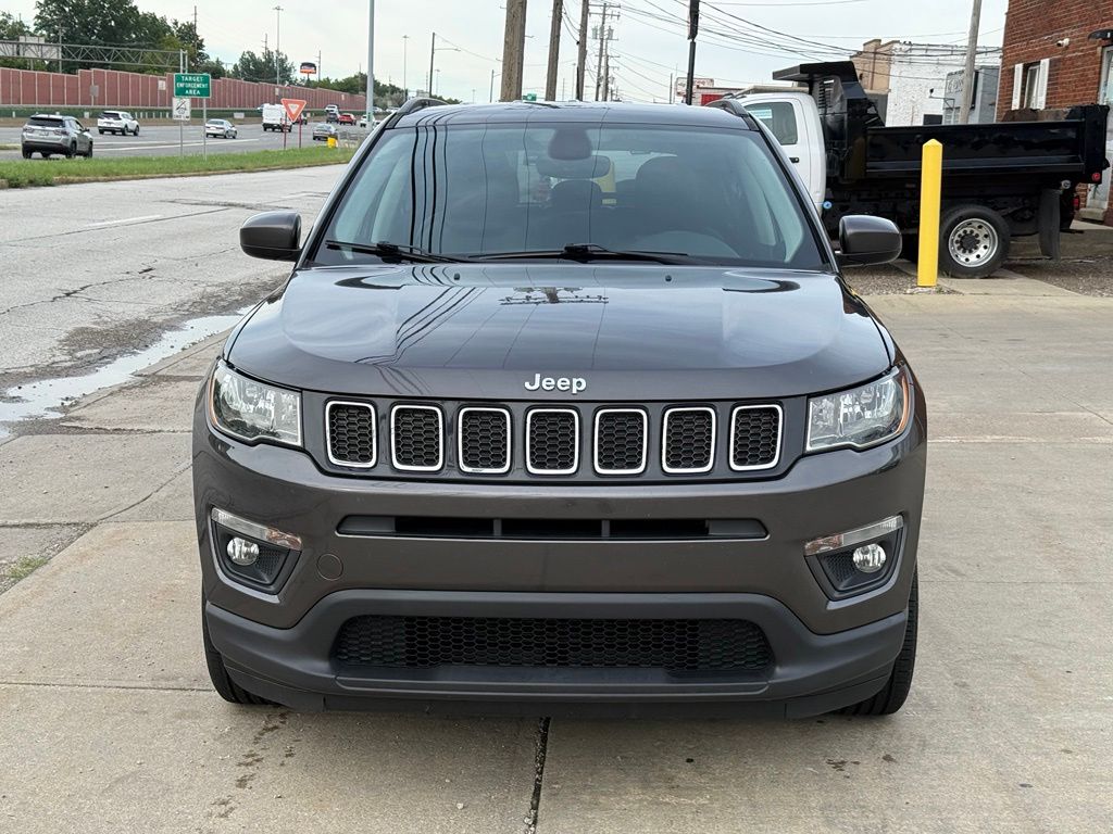 Photo 2 of 2018 Jeep Compass Latitude
