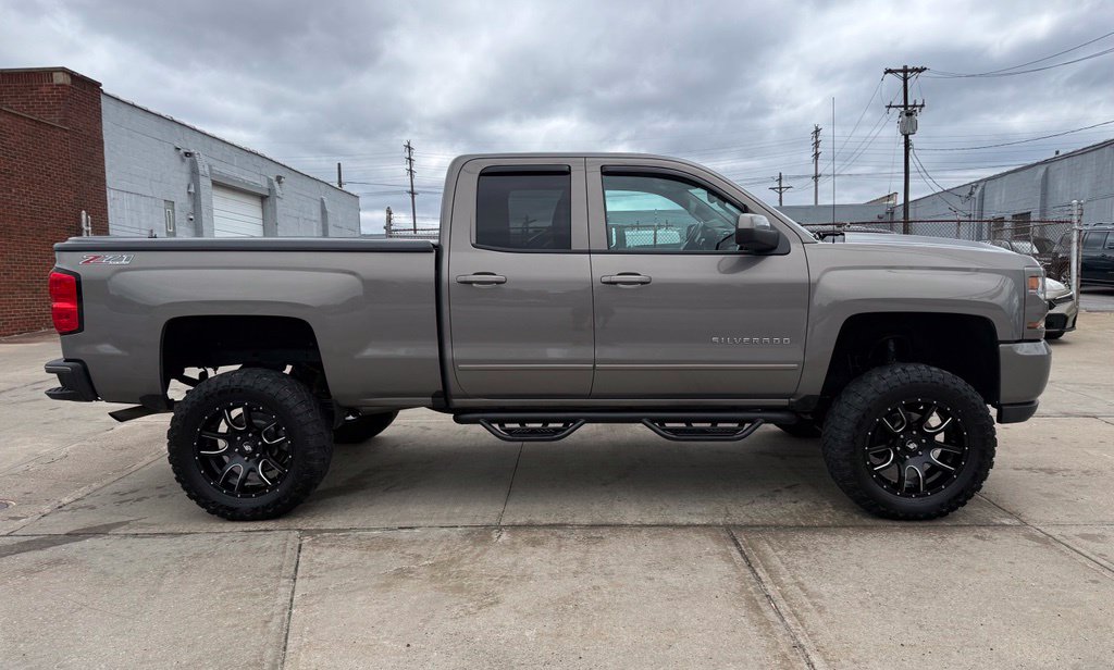 Photo 5 of 2017 Chevrolet Silverado 1500 LT