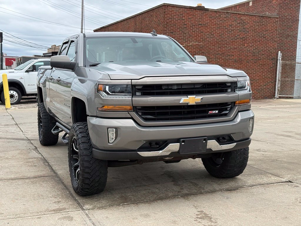 Photo 3 of 2017 Chevrolet Silverado 1500 LT