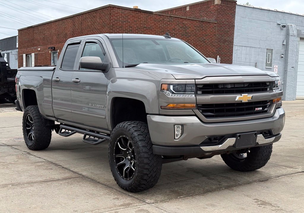 Photo 4 of 2017 Chevrolet Silverado 1500 LT