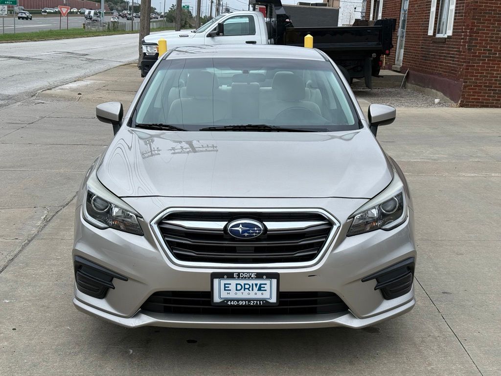 Photo 2 of 2018 Subaru Legacy 2.5i Premium