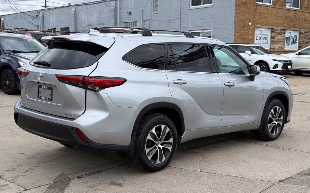 Photo 5 of 2021 Toyota Highlander XLE