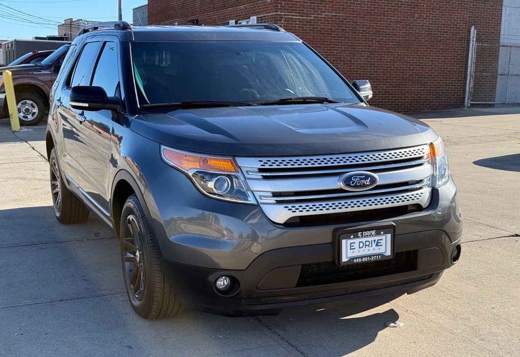 Photo 3 of 2015 Ford Explorer XLT