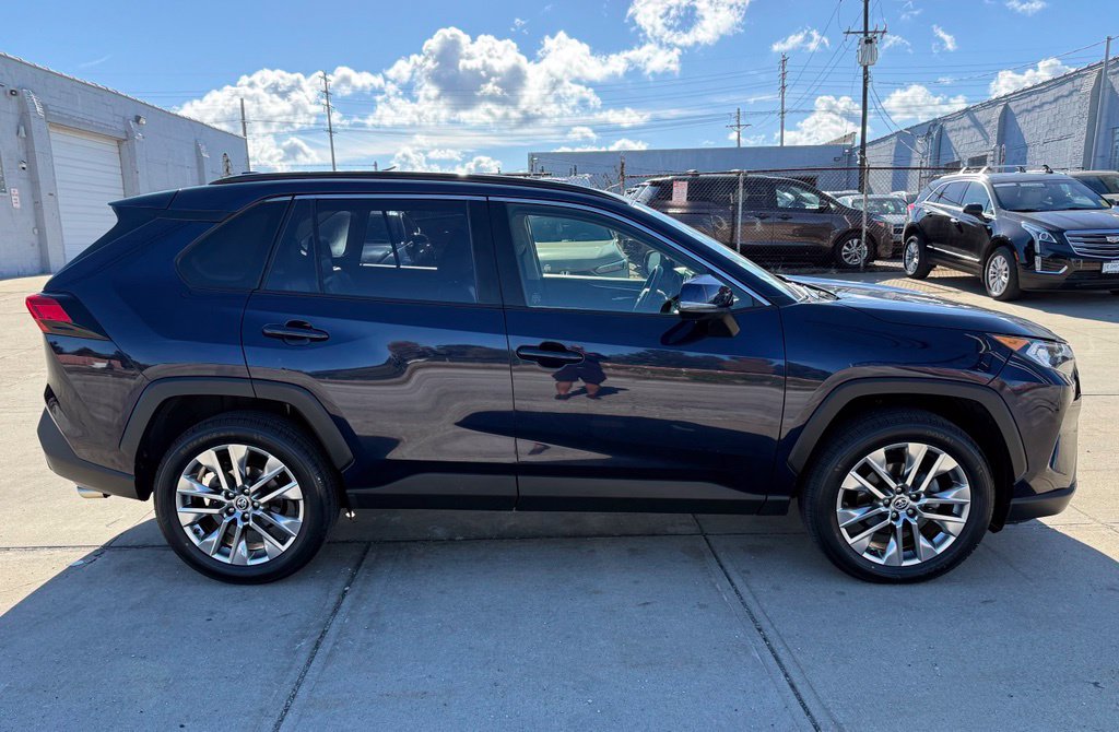 2021 Toyota RAV4 XLE Premium - Image 5