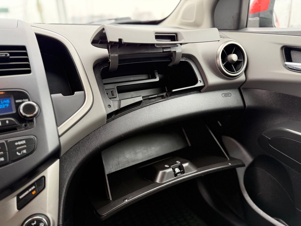 2012 Chevrolet Sonic 1LZ - Photo 31