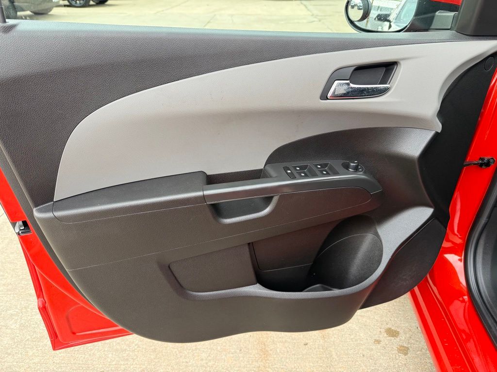 2012 Chevrolet Sonic 1LZ - Photo 25