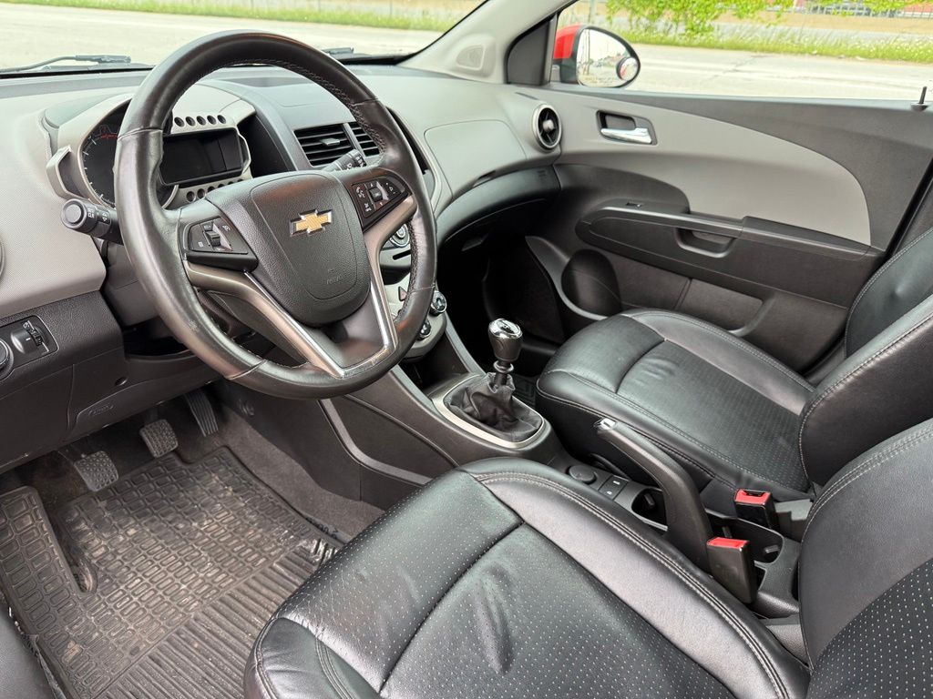 2012 Chevrolet Sonic 1LZ - Photo 24