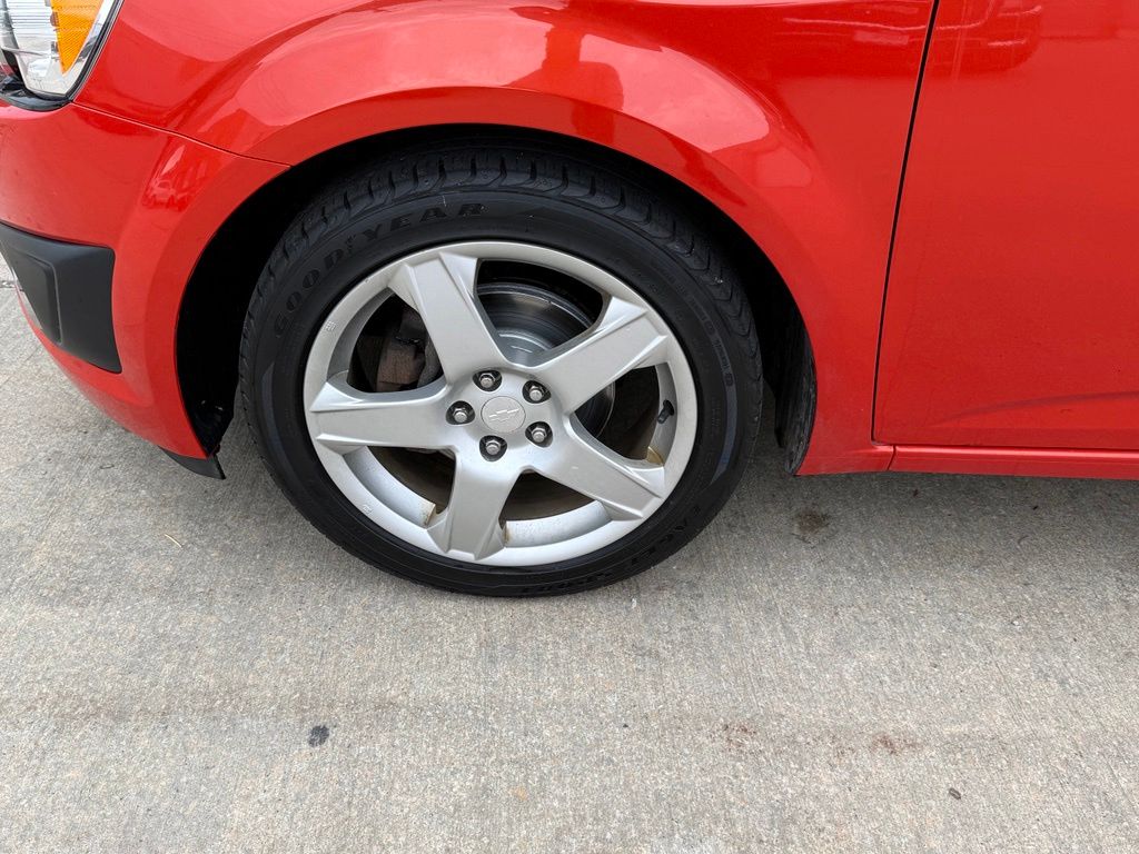 2012 Chevrolet Sonic 1LZ - Photo 11