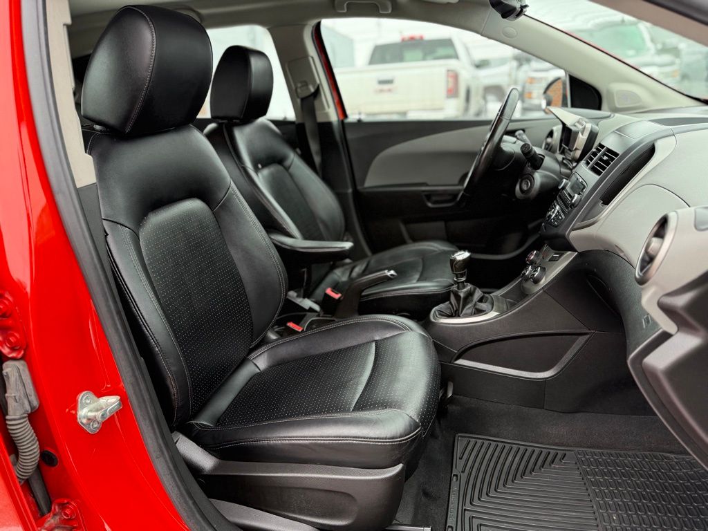 2012 Chevrolet Sonic 1LZ - Photo 22