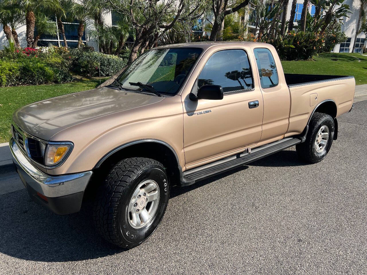 1996 Toyota Tacoma SR's photo
