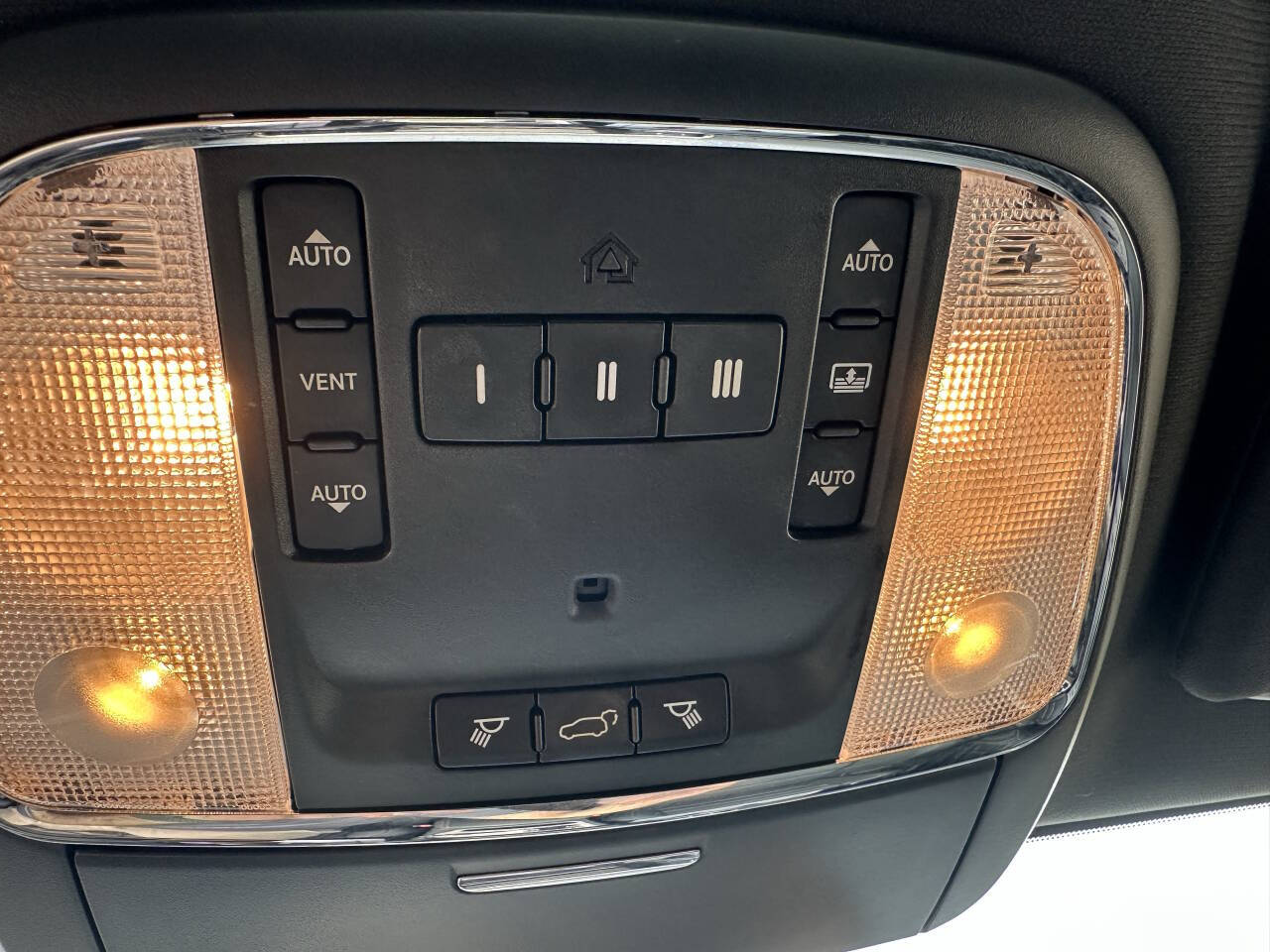 2014 Jeep Grand Cherokee Overland - Photo 33