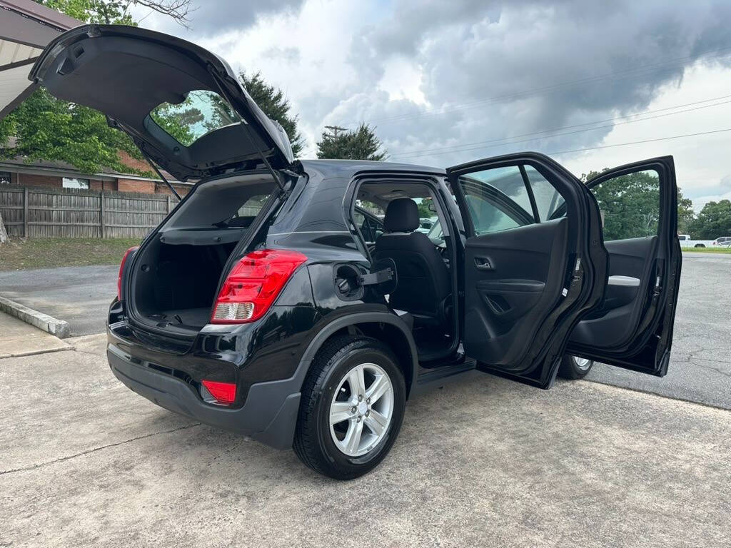 2019 Chevrolet Trax LS - Photo 11