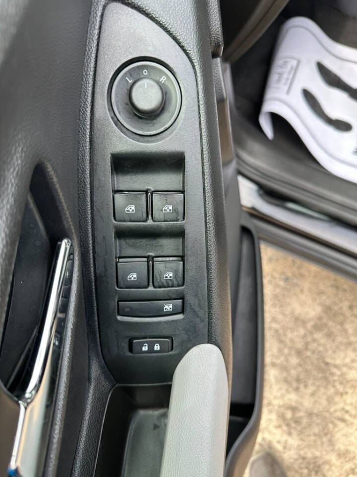 2019 Chevrolet Trax LS - Photo 30