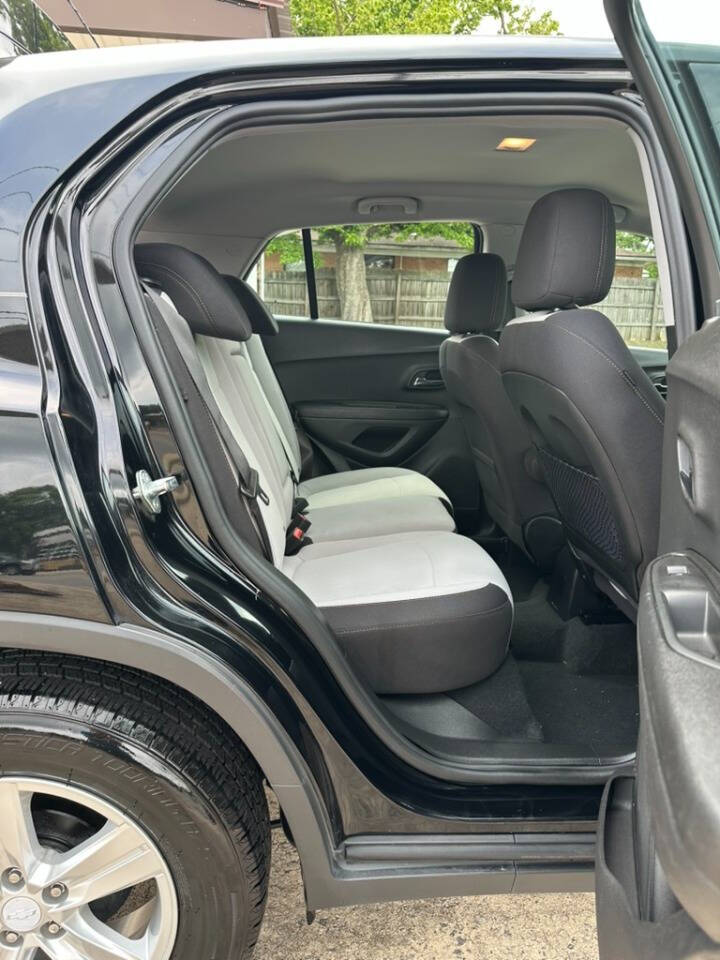 2019 Chevrolet Trax LS - Photo 26