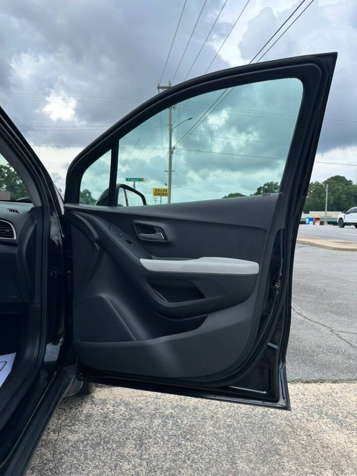 2019 Chevrolet Trax LS - Photo 23