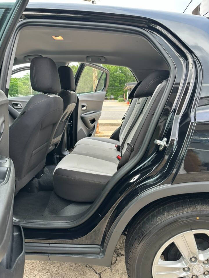 2019 Chevrolet Trax LS - Photo 22