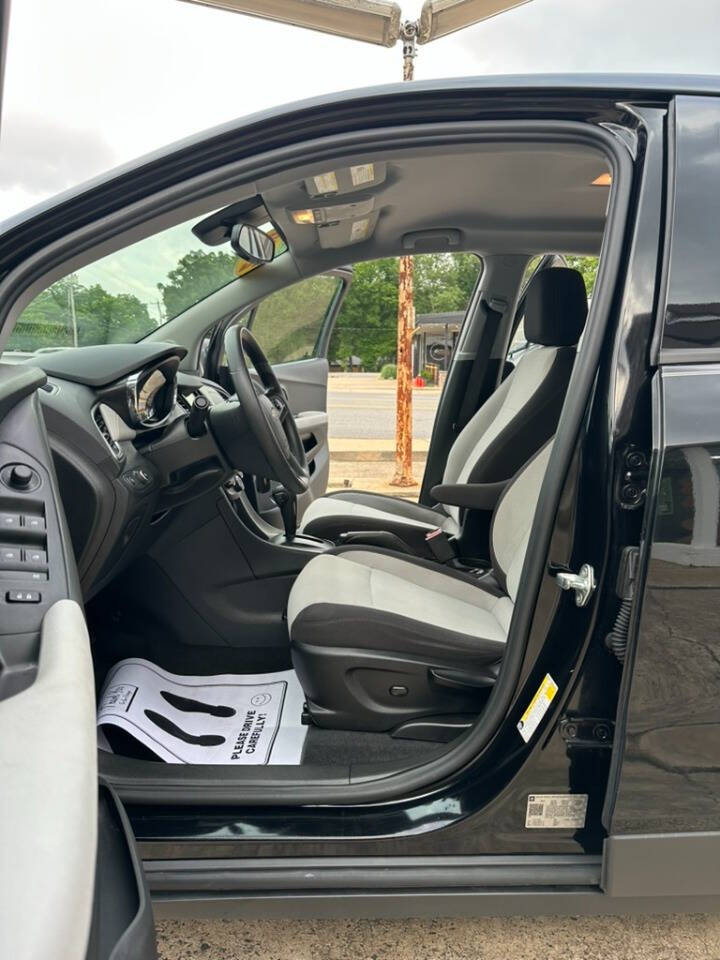 2019 Chevrolet Trax LS - Photo 20