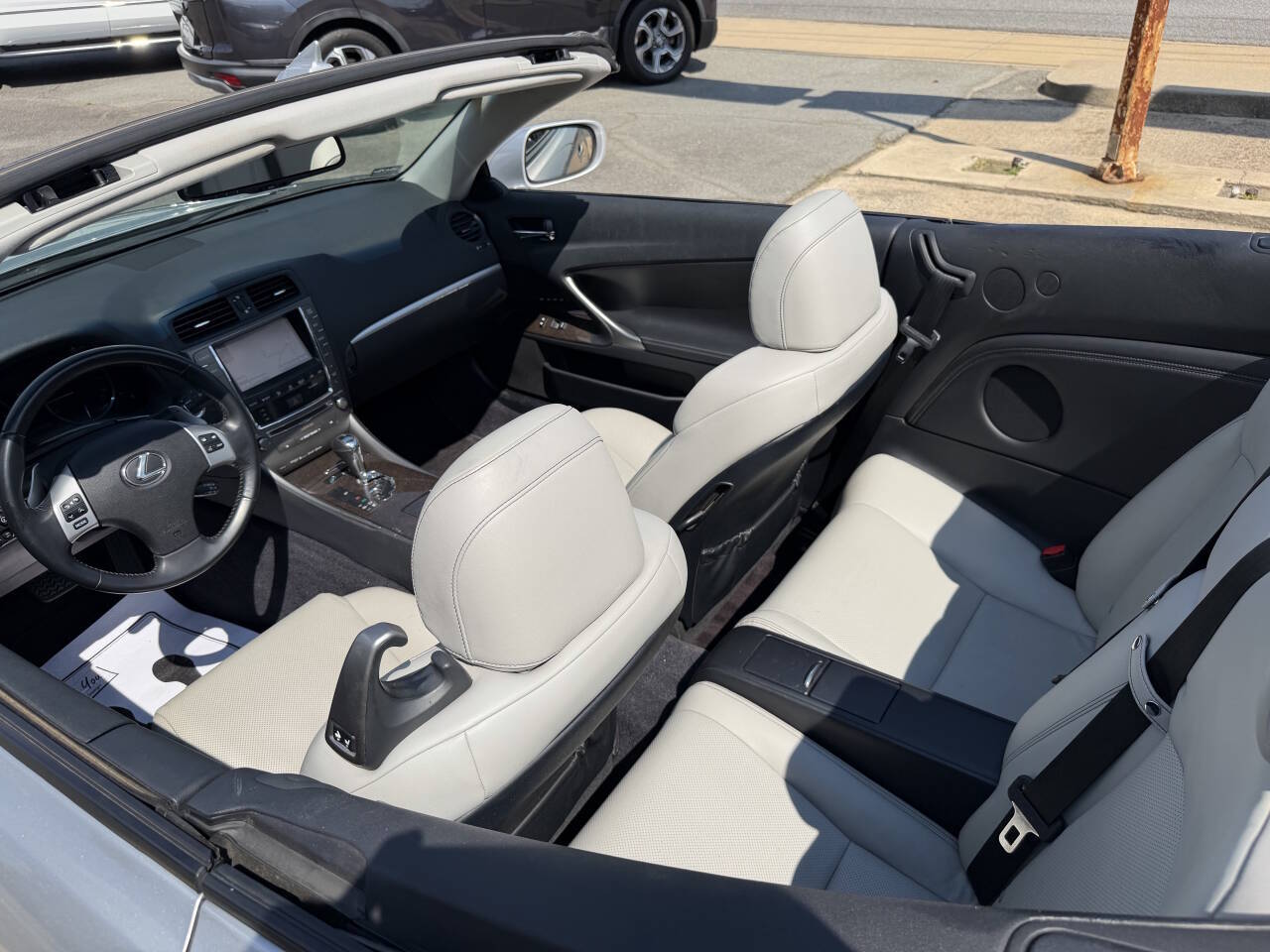2015 Lexus IS 250 - Photo 25