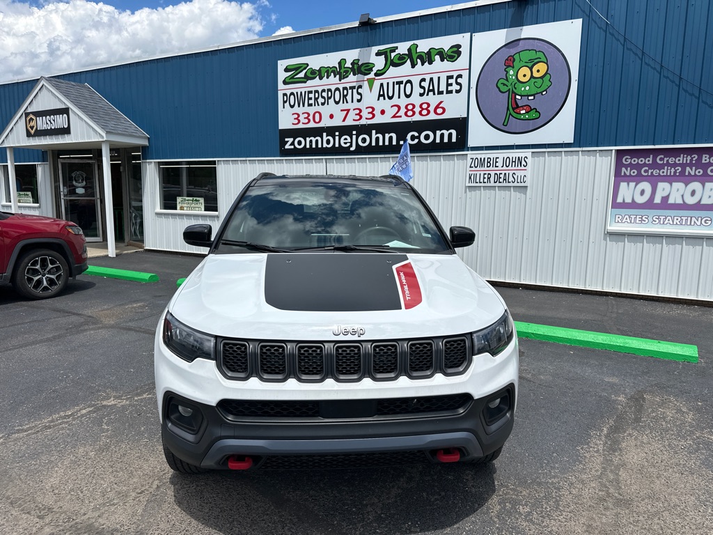2024 Jeep Compass Trailhawk - Image 2