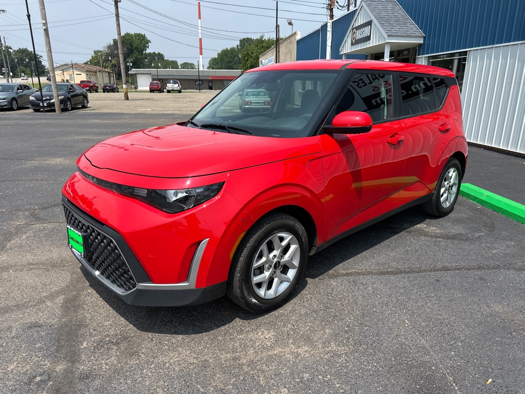 Photo 3 of 2024 Kia Soul LX