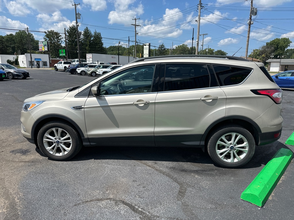 Photo 4 of 2018 Ford Escape SE