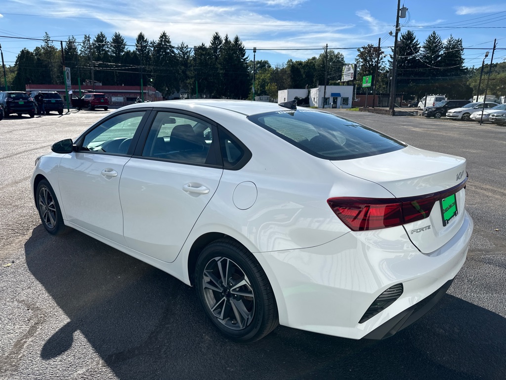 Photo 5 of 2022 Kia Forte FE