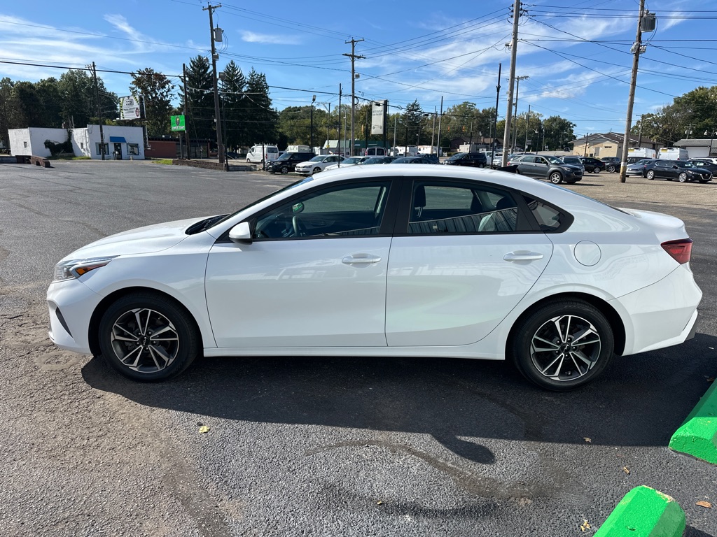 Photo 4 of 2022 Kia Forte FE