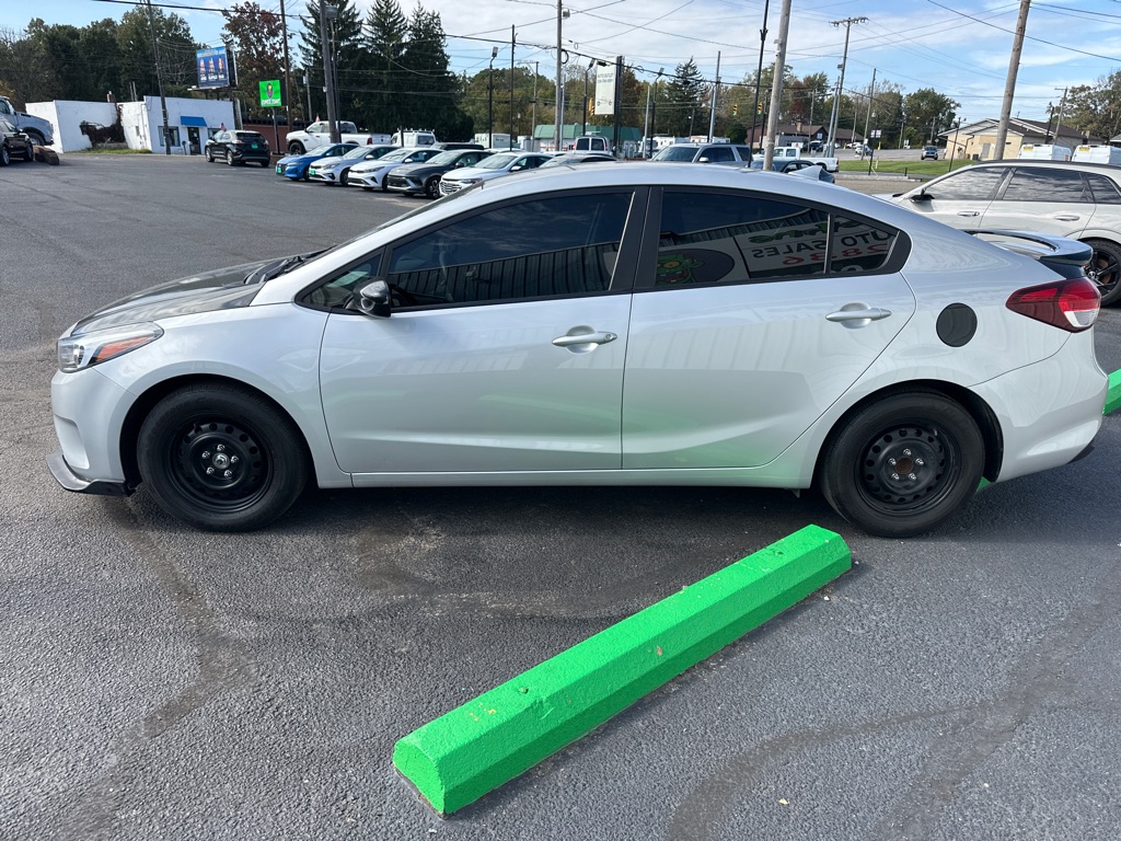 Photo 4 of 2017 Kia Forte LX