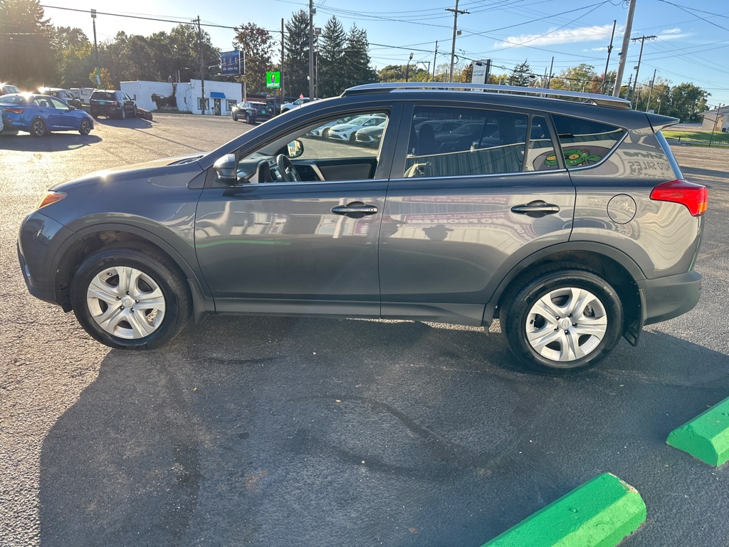 Photo 4 of 2015 Toyota RAV4 LE