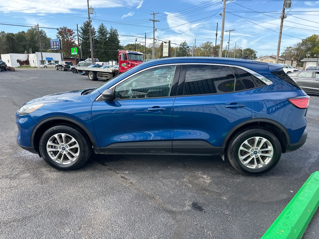 Photo 3 of 2022 Ford Escape SE