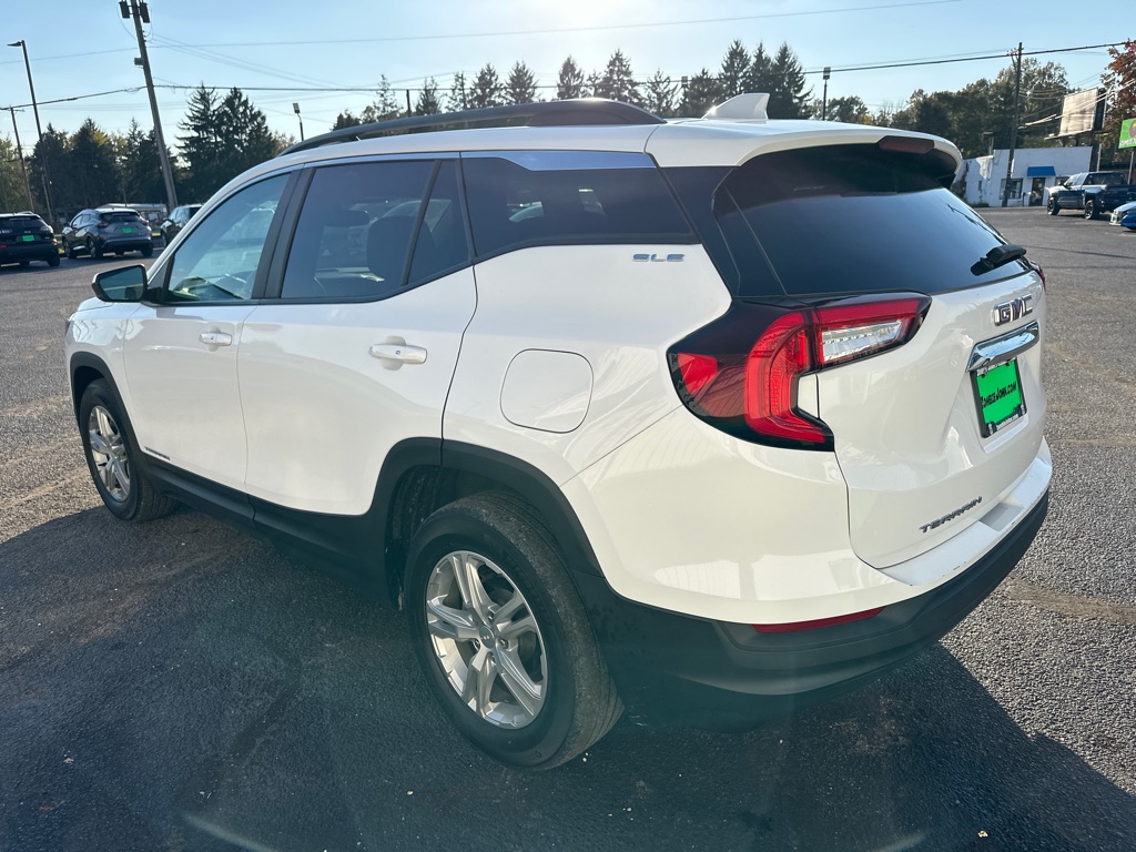 Photo 4 of 2022 GMC Terrain SLE