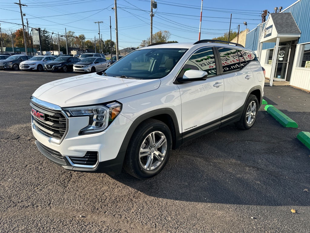 Photo 3 of 2022 GMC Terrain SLE