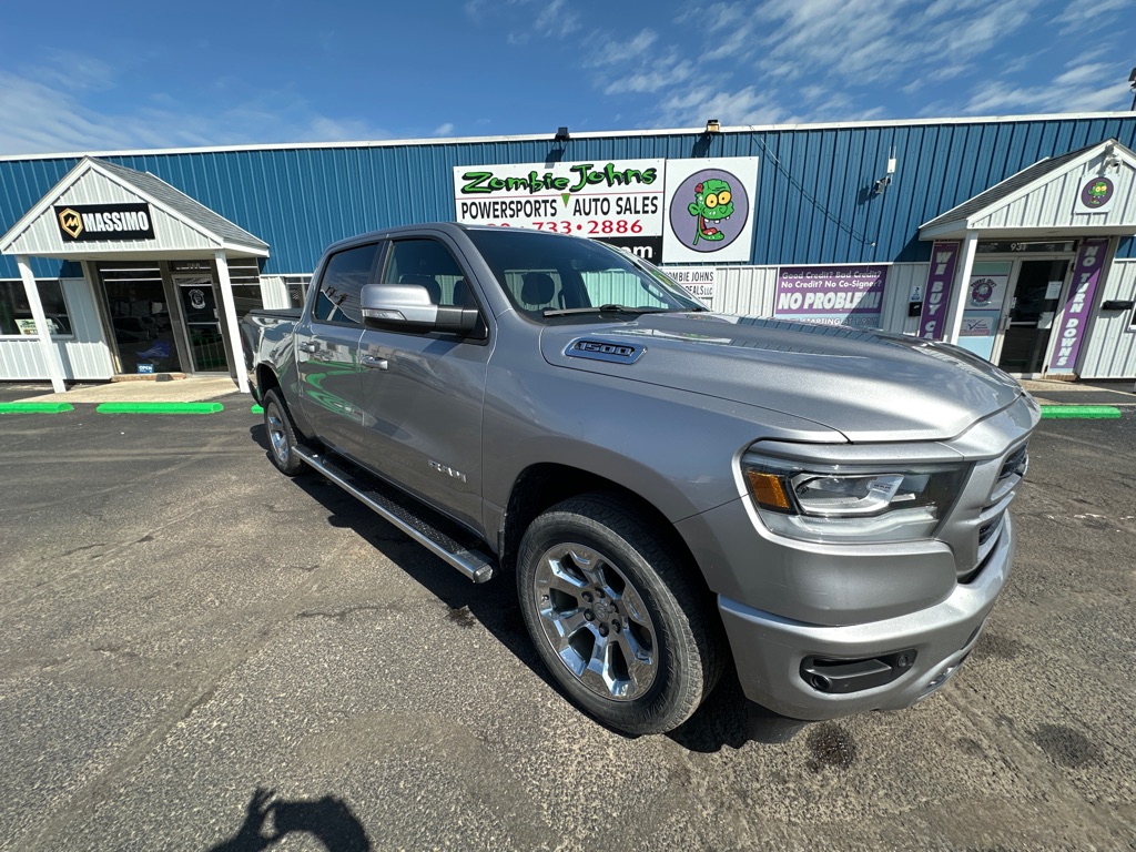 2020 RAM 1500 Big Horn/Lone Star 4x4 Crew Cab 5'7's photo
