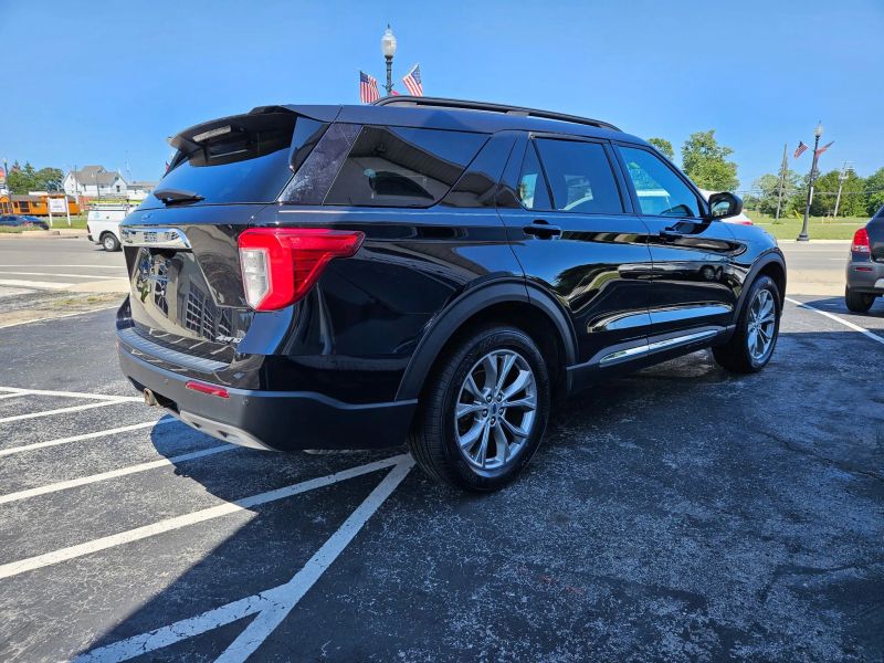 Photo 5 of 2022 Ford Explorer XLT
