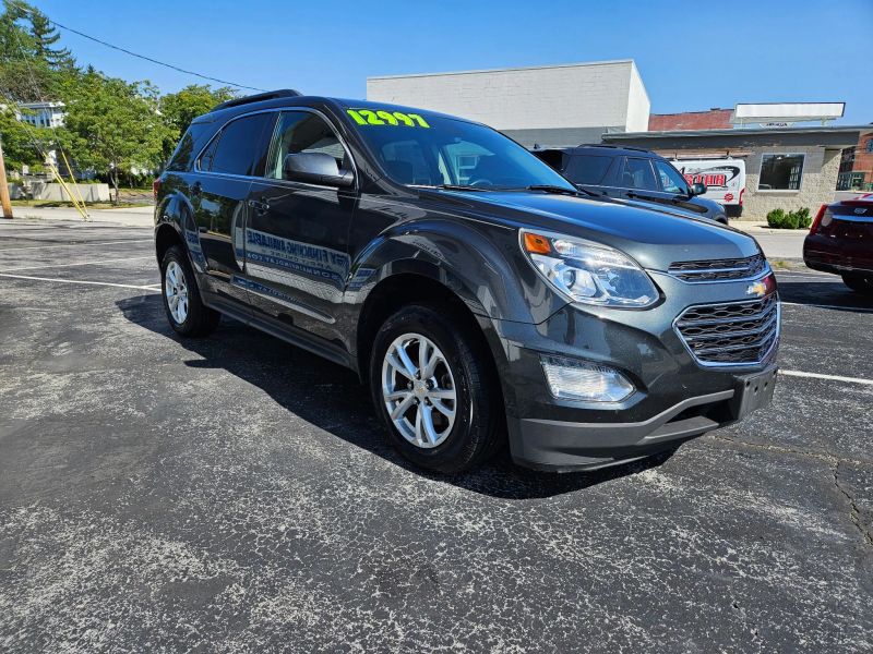 2017 Chevrolet Equinox LT - Image 2