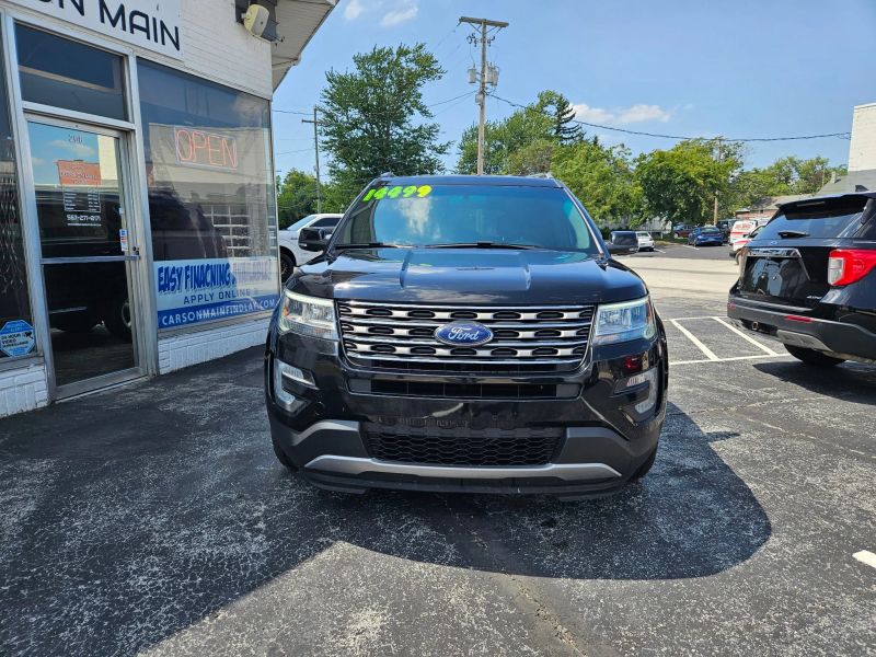 2017 Ford Explorer XLT - Image 3
