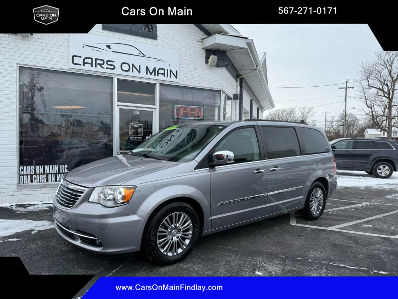 2014 Chrysler Town & Country Touring-L's photo