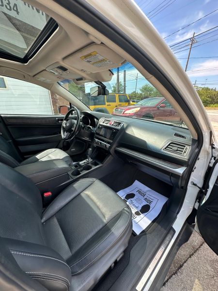 2017 Subaru Outback Limited - Photo 10