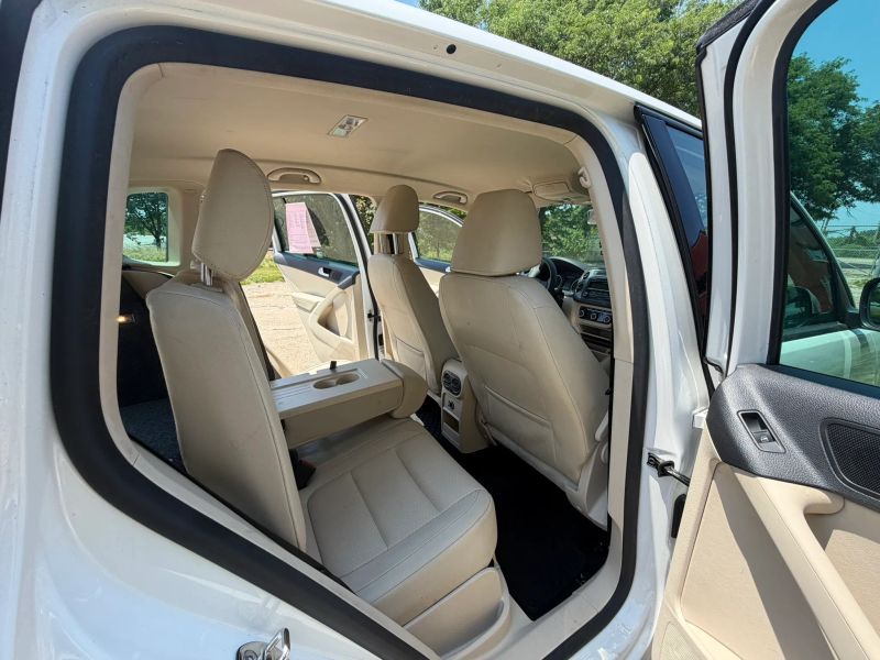 2012 Volkswagen Tiguan S - Photo 8
