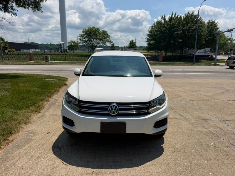 2012 Volkswagen Tiguan S auto's photo