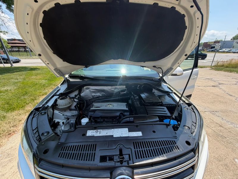 2012 Volkswagen Tiguan S - Photo 11