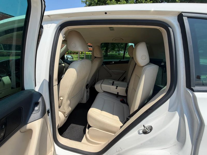 2012 Volkswagen Tiguan S - Photo 10