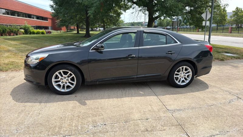 Photo 2 of 2015 Chevrolet Malibu LT