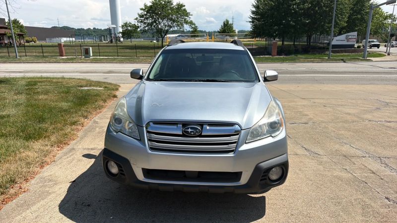 2014 Subaru Outback 2.5i Premium - Image 2