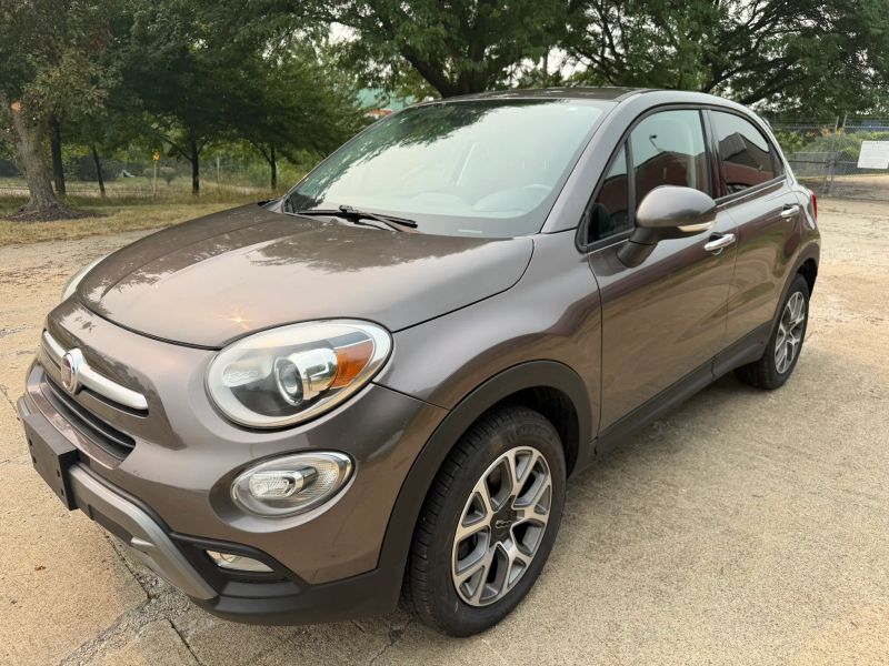2016 FIAT 500X Trekking - Image 2